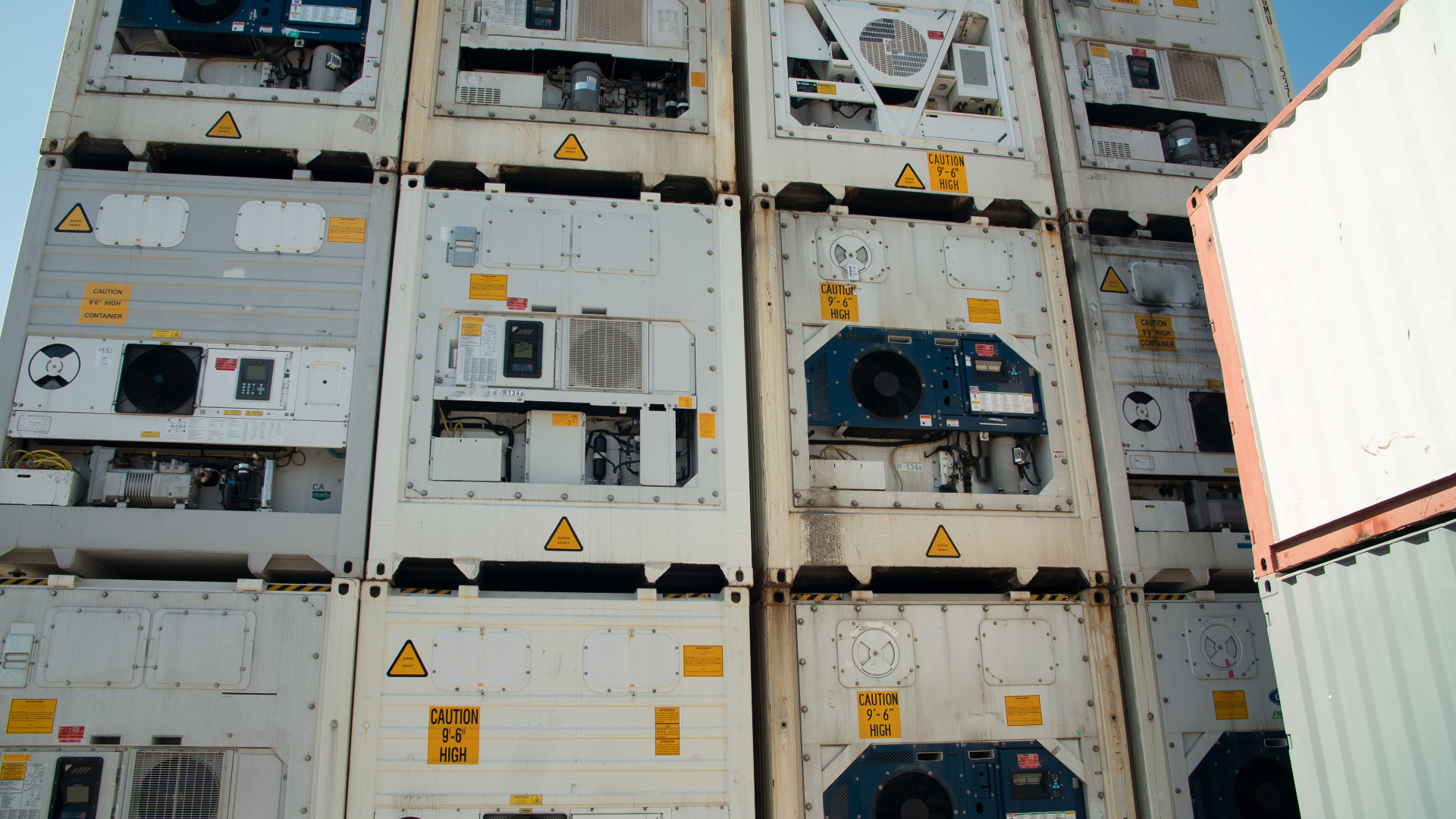 Contêineres 40 e 20 pés